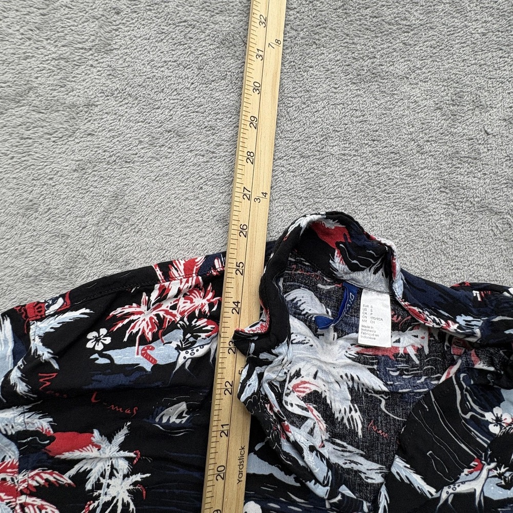 Old Navy Shirt Mens Large Black Red Holiday Hawaiian Santa Palm Print Viscose - Picture 3 of 5